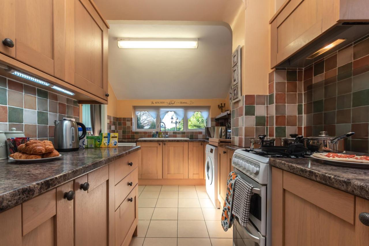 Cheerful 3-Bedroom Douglas House With Patio Southampton Exterior foto